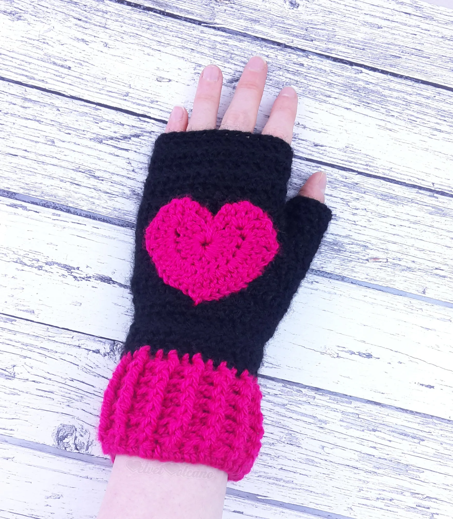 Heart Fingerless Gloves (Custom Colour)