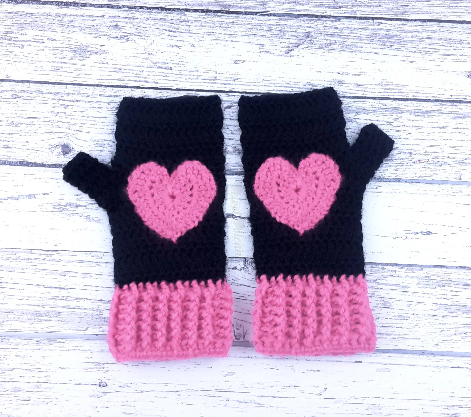 Heart Fingerless Gloves (Custom Colour)