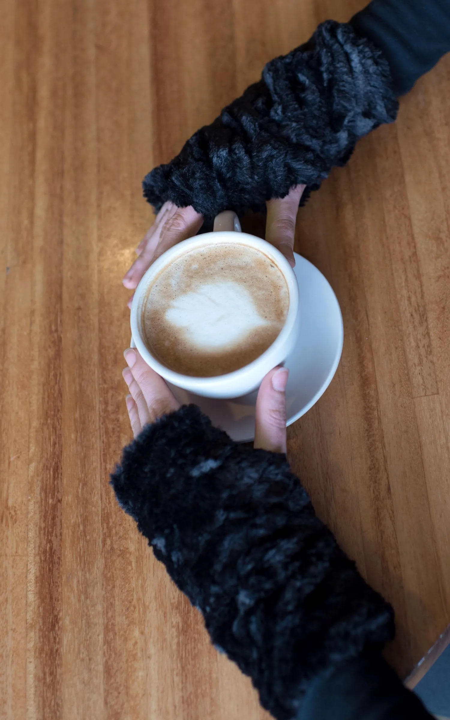 Men's Fingerless / Texting Gloves, Reversible - Luxury Faux Fur in Carpathian Lynx
