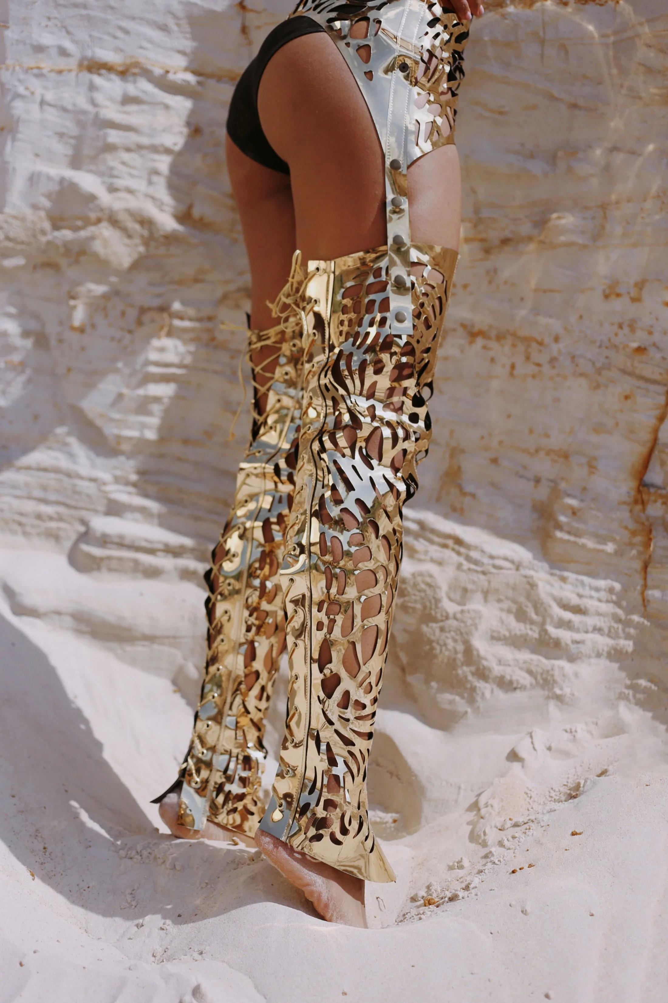 Set / over-the-knee boots, belt, bra / GOLD