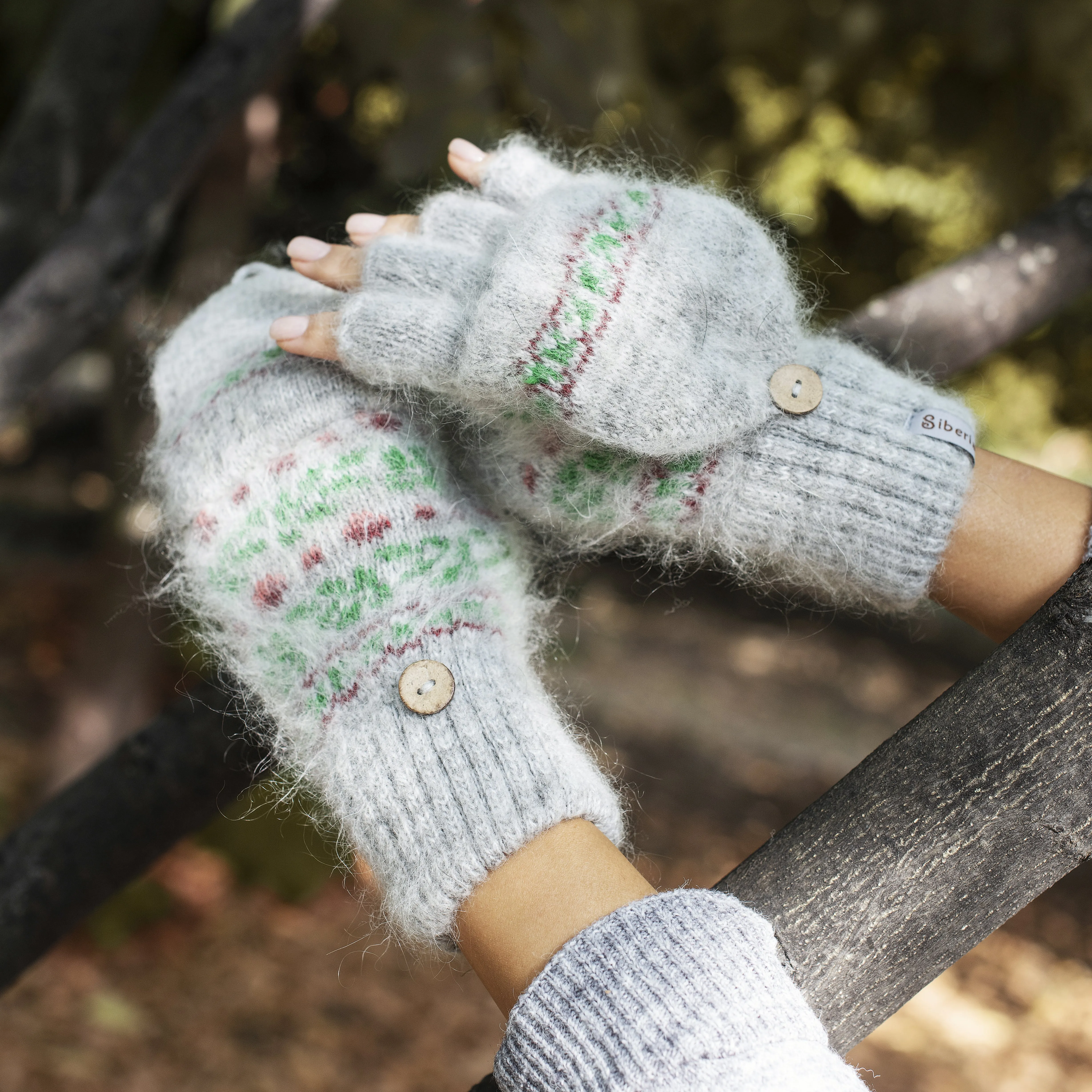 Women's Winterberries Goat Wool Mitten Gloves